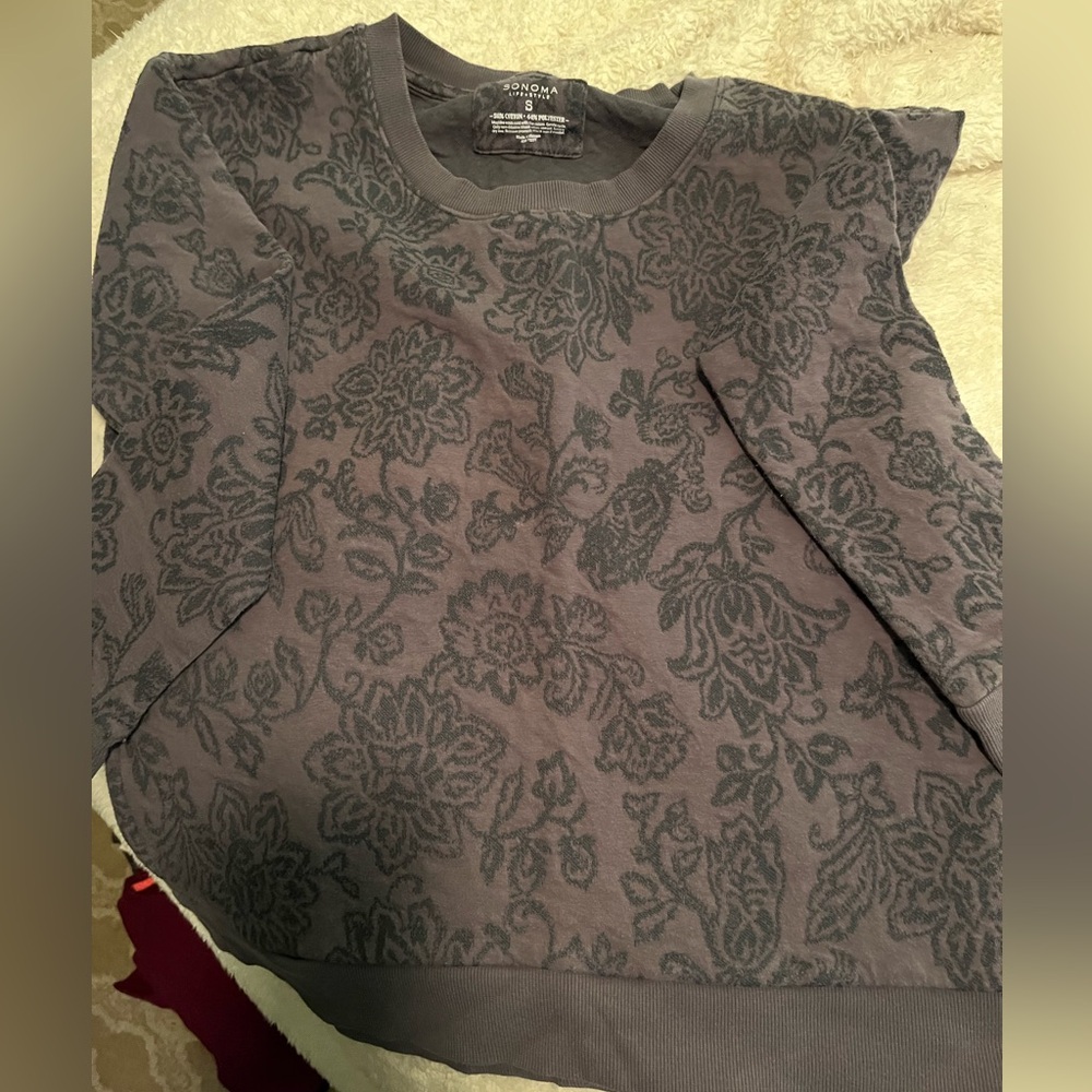Gray sweatshirt